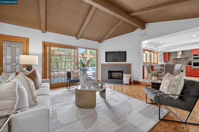 131 Corte Del Prado, Walnut Creek, CA 94598