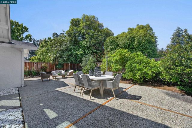 131 Corte Del Prado, Walnut Creek, CA 94598