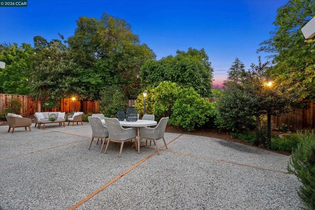 131 Corte Del Prado, Walnut Creek, CA 94598
