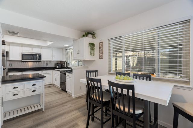 9212 Orlando Place NE, Albuquerque, NM 87111