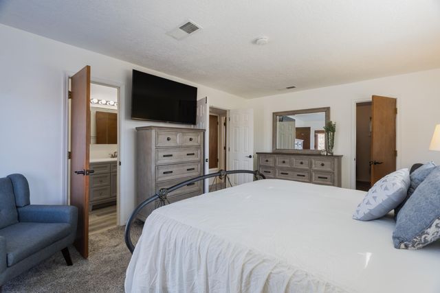 9212 Orlando Place NE, Albuquerque, NM 87111