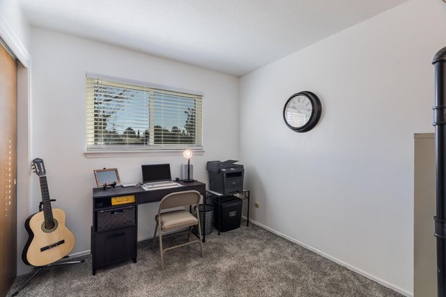 9212 Orlando Place NE, Albuquerque, NM 87111