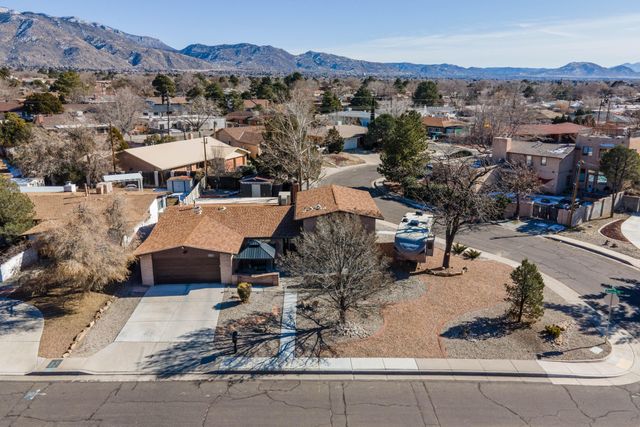 9212 Orlando Place NE, Albuquerque, NM 87111