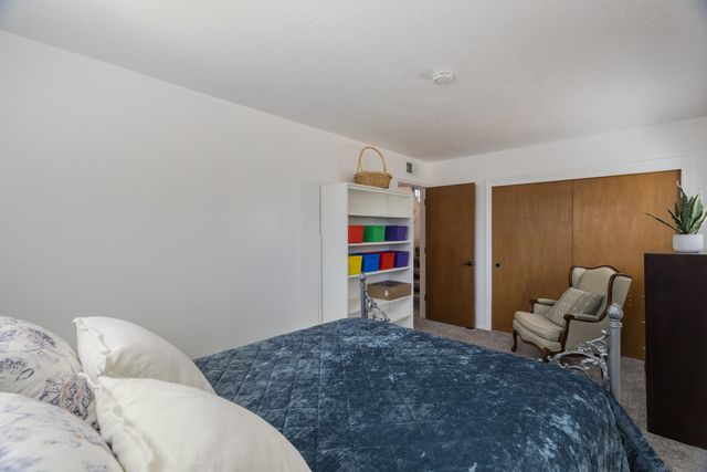 9212 Orlando Place NE, Albuquerque, NM 87111