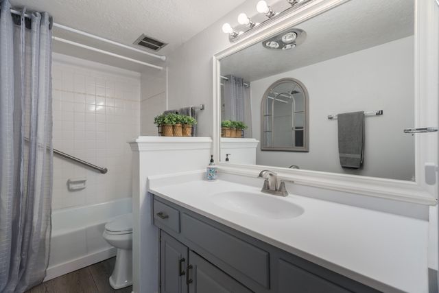 9212 Orlando Place NE, Albuquerque, NM 87111