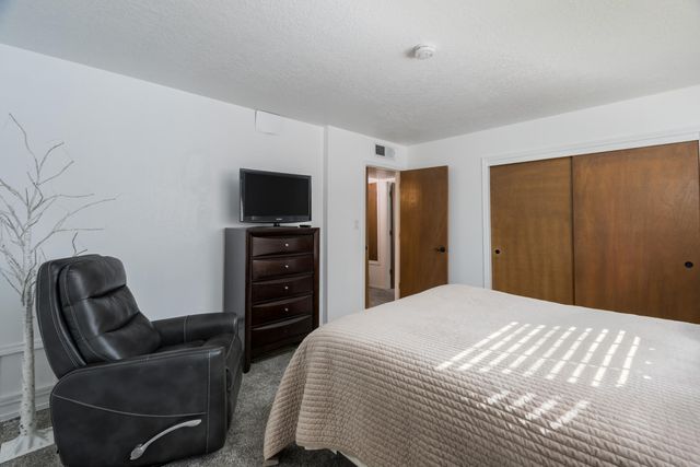 9212 Orlando Place NE, Albuquerque, NM 87111