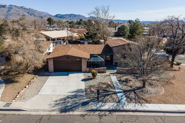 9212 Orlando Place NE, Albuquerque, NM 87111