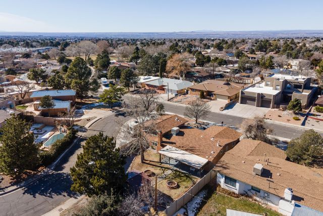9212 Orlando Place NE, Albuquerque, NM 87111