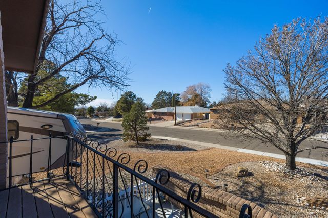 9212 Orlando Place NE, Albuquerque, NM 87111