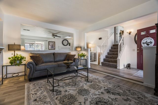 9212 Orlando Place NE, Albuquerque, NM 87111