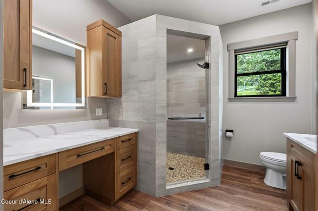 1520 Wrenco Loop Rd, Sandpoint, ID 83864