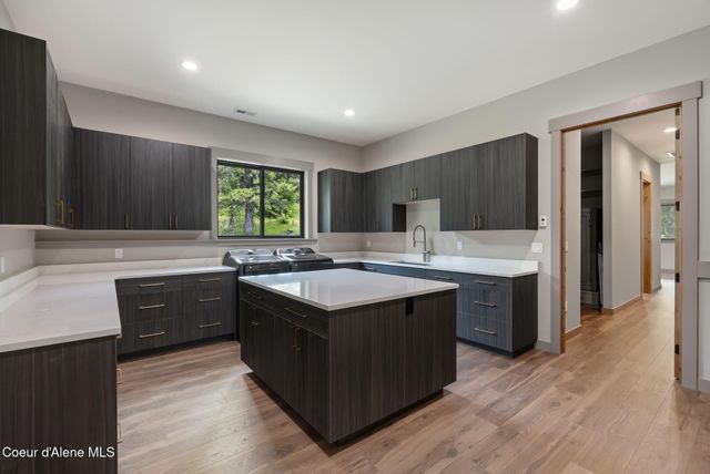 1520 Wrenco Loop Rd, Sandpoint, ID 83864