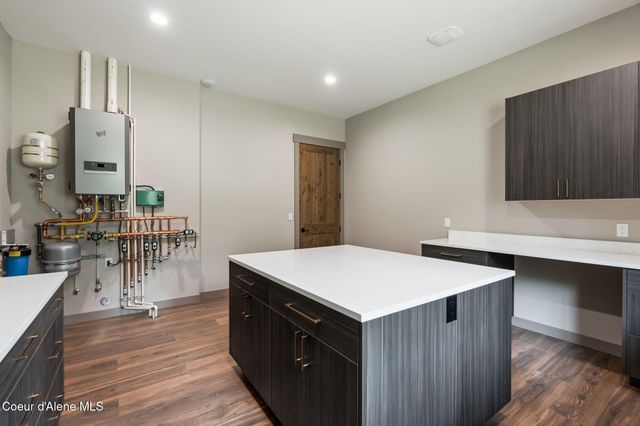 1520 Wrenco Loop Rd, Sandpoint, ID 83864