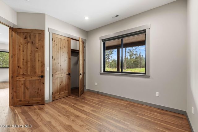 1520 Wrenco Loop Rd, Sandpoint, ID 83864