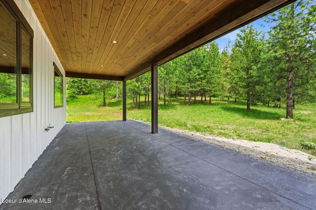 1520 Wrenco Loop Rd, Sandpoint, ID 83864