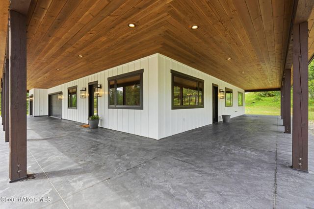 1520 Wrenco Loop Rd, Sandpoint, ID 83864