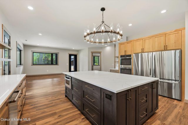 1520 Wrenco Loop Rd, Sandpoint, ID 83864