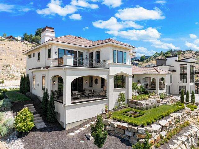 1083 E Chardie Rd, Boise, ID 83702
