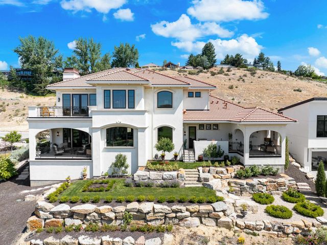 1083 E Chardie Rd, Boise, ID 83702
