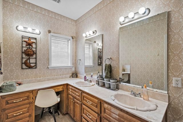 5 Williamsburg Drive, Cabot, AR 72023