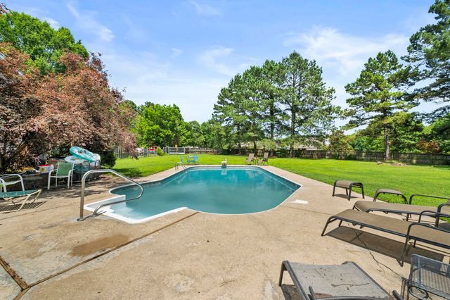 5 Williamsburg Drive, Cabot, AR 72023