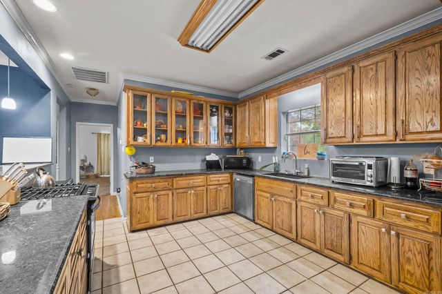 5 Williamsburg Drive, Cabot, AR 72023