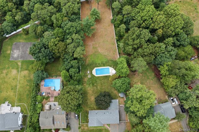 18 Millet Street, Dix Hills, NY 11746