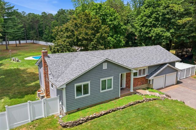 18 Millet Street, Dix Hills, NY 11746