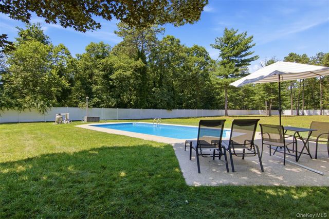 18 Millet Street, Dix Hills, NY 11746