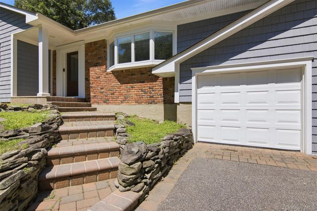 18 Millet Street, Dix Hills, NY 11746