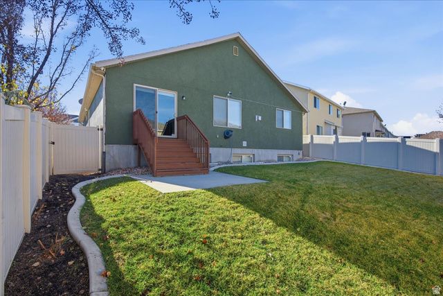 3856 W COASTAL DUNE DR, South Jordan, UT 84009