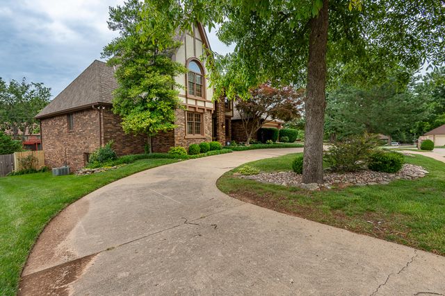 1921 E Nottingham Street, Springfield, MO 65804