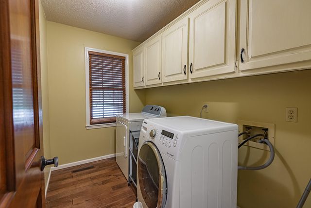 1921 E Nottingham Street, Springfield, MO 65804