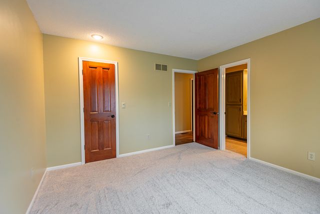 1921 E Nottingham Street, Springfield, MO 65804