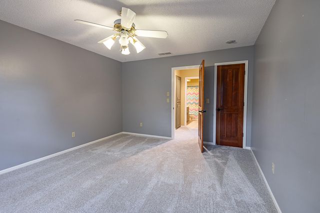 1921 E Nottingham Street, Springfield, MO 65804