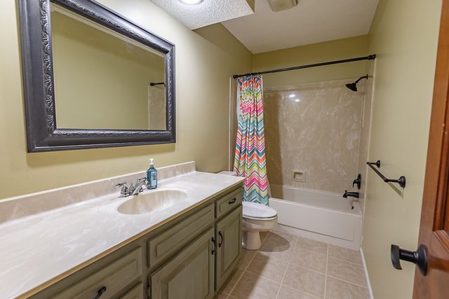 1921 E Nottingham Street, Springfield, MO 65804