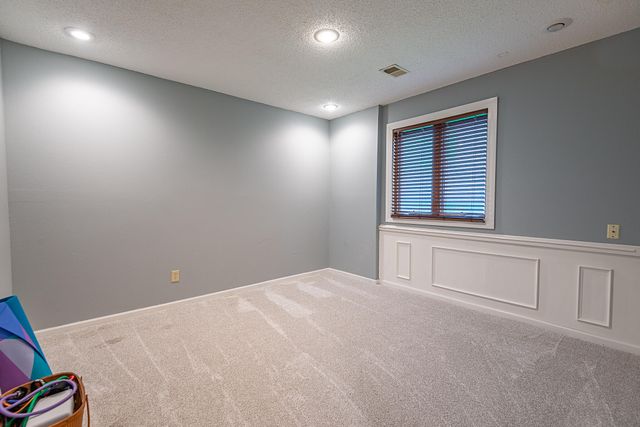 1921 E Nottingham Street, Springfield, MO 65804
