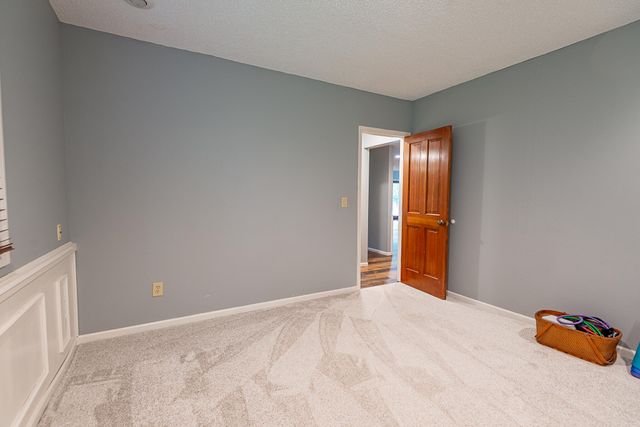 1921 E Nottingham Street, Springfield, MO 65804