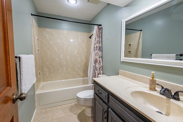 1921 E Nottingham Street, Springfield, MO 65804