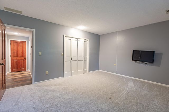 1921 E Nottingham Street, Springfield, MO 65804