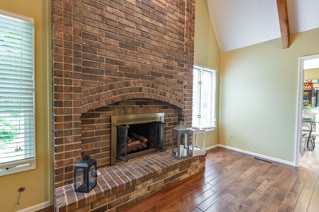 1921 E Nottingham Street, Springfield, MO 65804