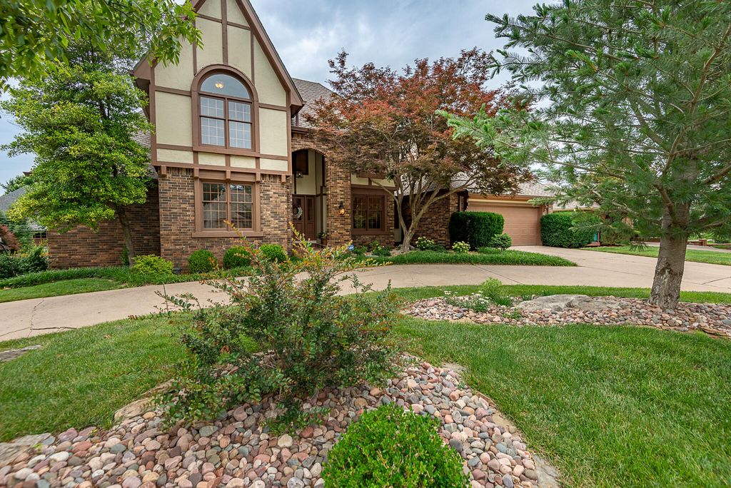 1921 E Nottingham Street, Springfield, MO 65804