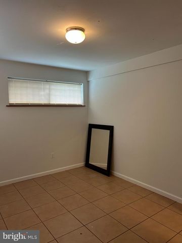 3319 6TH ST SE, Washington, DC 20032