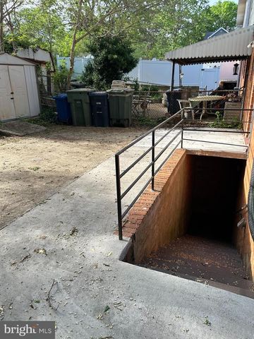 3319 6TH ST SE, Washington, DC 20032