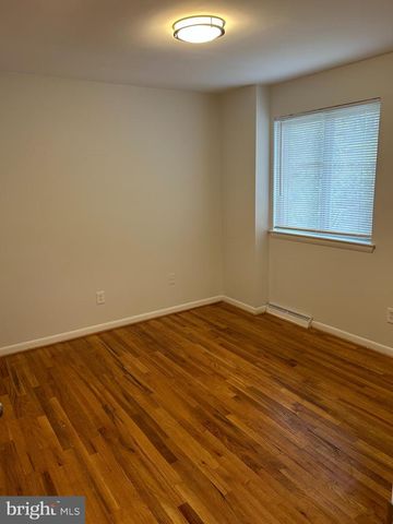 3319 6TH ST SE, Washington, DC 20032