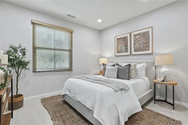 67 Kempton, Irvine, CA 92620