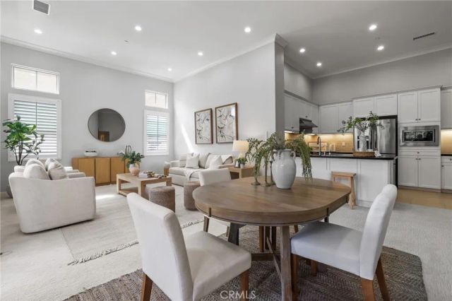 67 Kempton, Irvine, CA 92620