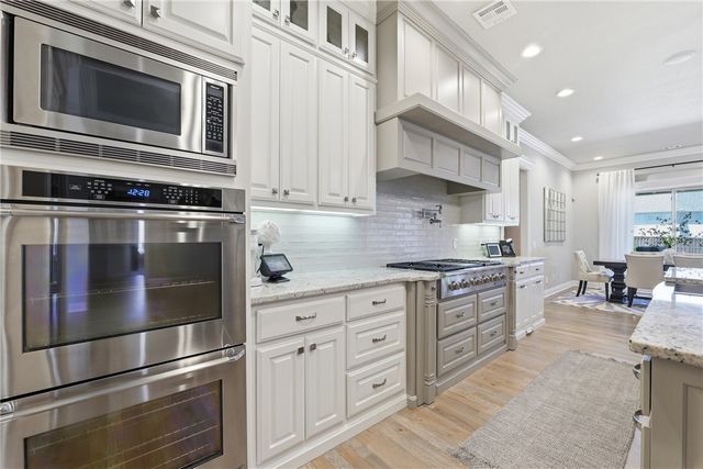 3111 Oak Tree Drive, Centerton, AR 72719