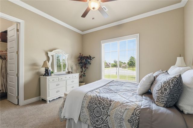 3111 Oak Tree Drive, Centerton, AR 72719
