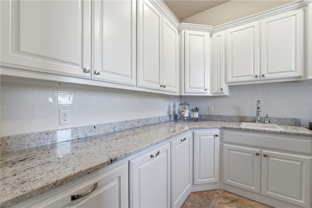 3111 Oak Tree Drive, Centerton, AR 72719